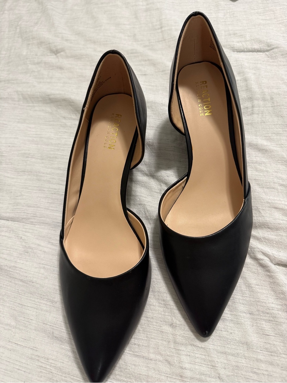 Reaction Kenneth Cole Black Pointed D'Orsay Flats - Picture 2 of 6